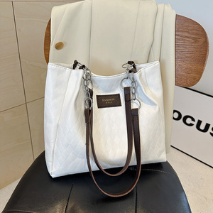 Nuevo bolso tote para mujer, gran capacidad, elegante y versátil, estilo coreano, diseño único. - Product Image 5
