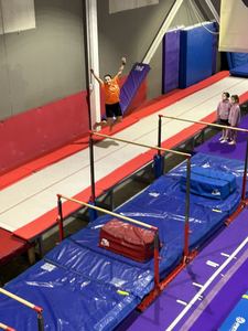 Tùy biến chất lượng giá cả cạnh tranh theo dõi Trampoline 12M 14M 16M dài trắng Net cho nhào lộn trong nhà đường - Product Image 3