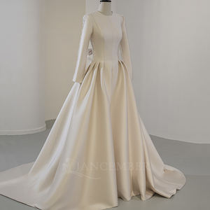 Vestido de Novia Musulmán Moderno NT05, Cuello Alto, Manga Larga, Encaje, Flores de Cristal, Color Champán, Corte en A - Product Image 1