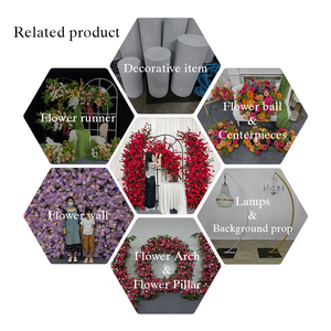 Arco di Fiori Artificiali in Seta Rossa Squisita per Decorazioni di Celebrazioni Festive e Scenografie Nuziali - Product Image 5