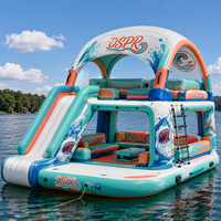 Radeau gonflable coloré à motif vague avec décalcomanie requin, barge de fête à 2 niveaux avec logo pour le plaisir en eau libre