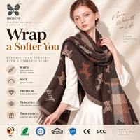 Écharpe châle enveloppante confortable pour femme, en pashmina doux et chaud avec pompons, élégante pour l'automne et l'hiver, idéale pour les activités extérieures par temps froid