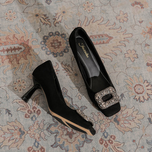 Chaussures à talons hauts pour femmes grandes tailles et à coupe large, escarpins confortables pour mariage et soirée avec largeur supplémentaire et soutien de la voûte plantaire, talon épais - Product Image 3