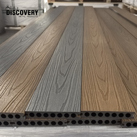 Plancher de terrasse en WPC à surface imitation bois moderne européenne pour patio, balcon, jardin
