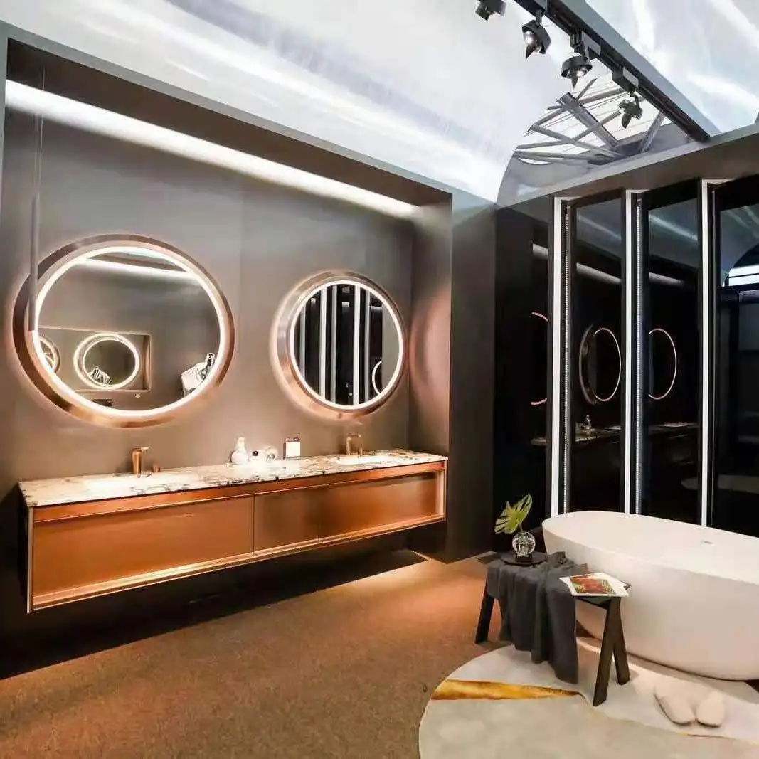 Espejo retroiluminado LED de lujo para Hotel, espejo de tocador inteligente con marco dorado de aluminio, Sensor táctil, impermeable para pared de baño