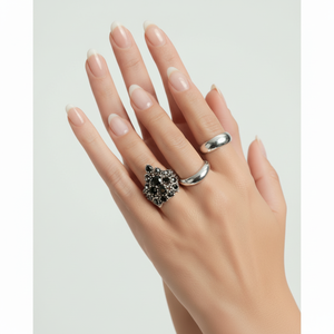 Bague de couple romantique et organique DME fine, géométrique, avec pierre précieuse et diamant taille ovale, plaqué rhodium - Product Image 1