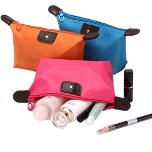 Sacs à maquillage personnalisés en gros, petits, portables, sacs à cosmétiques de voyage, mode, néoprène, nylon, imperméable, pochette à cosmétiques - Product Image 1