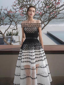 <span class=keywords><strong>Robe</strong></span> en maille à dégradé <span class=keywords><strong>noir</strong></span> et blanc, design vietnamien tendance Bettergirl 2025 - Product Image 5