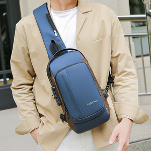 Großhandel Wasserdichte Diebstahlsichere Brusttasche USB Einzel-Schultertasche Umhängetasche für Herren Mit USB-Ladegerät - Product Image 6