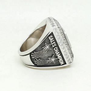 Anillo de Hielo de Alta Calidad con Incrustaciones de Cristal y Piedras Preciosas, Chapado en Plata/Oro, Unisex - Product Image 5