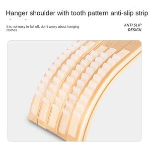 DD4626 <span class=keywords><strong>cintre</strong></span> anti-dérapant en bois massif avec logo personnalisé pour adultes et enfants cintres sans couture conception anti-épaule magasin à domicile - Product Image 3