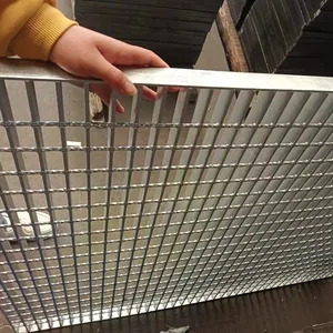 1 6m antidérapant marches d'escalier en acier drainage caillebotis en acier avec cadre 30x5 escalier en colimaçon galvanisé extérieur caillebotis en acier