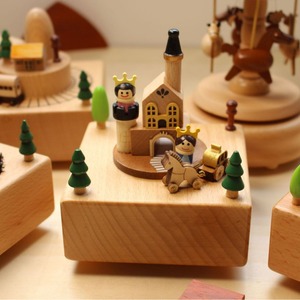 Boîte de carrousel en bois faite à <span class=keywords><strong>la</strong></span> main cheval rotatif mécanisme de <span class=keywords><strong>mélodie</strong></span> de noël ballerine joyeux anniversaire air enfants cadeau maison mariage - Product Image 4