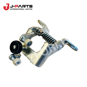 ขายึดหลังคาเลื่อนด้านหลัง หมายเลข 1 ขวา สำหรับ Toyota HIACE KCH10 Granvia ปี 2000-2002 อะไหล่แท้หมายเลข 63851-26030 6385126030 - Product Image 1