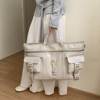 Sac fourre-tout style moto rétro punk avec œillets métalliques brillants, sac de voyage unisexe punk à multiples poches, sac à bandoulière quotidien