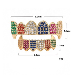 <span class=keywords><strong>Real</strong></span> ouro chapeamento latão e seis cores diferentes zircão hip hop fang dentes grillz com caso embalado - Product Image 2