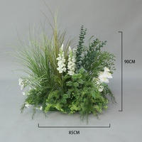 Vente en gros de feuillage artificiel de haute qualité, rangée de fleurs en soie de différentes couleurs pour la décoration de banquets et de scènes
