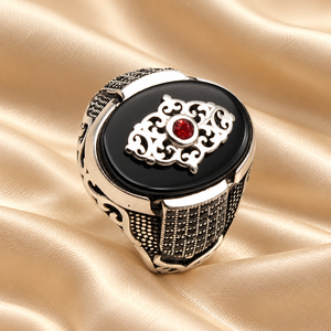 Anello Gotico da Donna Stile Dark con Rilievo Goffrato, Anello Statement Massiccio per Uso Quotidiano, Ufficio, Feste e Streetwear - Product Image 4