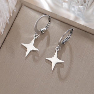 YULING 4 Stili di Gioielli alla Moda, Orecchini a Cerchio con Charm a Stella Dorata, Orecchini con Pendente a Luna in Acciaio Inossidabile per Donne - Product Image 6
