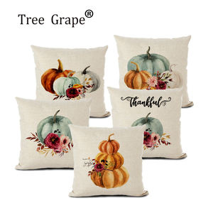 Fundas de Almohada Decorativas con Estampado Cuadrado de Calabaza de Halloween, Hoja de Arce Otoñal y Casa Encantada para Uso en el Hogar y Hoteles - Product Image 1
