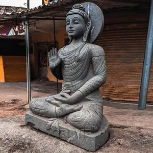 Décoration religieuse extérieure en pierre de lave naturelle noire Statue de bouddha de jardin en marbre Taille réelle Inde Sculpture de bouddha assis