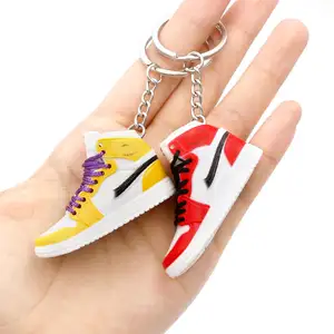 Groothandel Pvc 3d Sleutelhanger Mini Sportschoenen Basketbalschoenen Model Basketbalschoenen Sleutelhanger Herdenkingsgeschenk