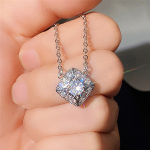 Set di collana e orecchini con zirconi geometrici a forma di rombo per donna, gioielli semplici e alla moda - Product Image 3