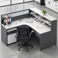Bureau de travail de style simple pour employés, poste de travail de bureau sur mesure avec armoire de rangement pour l'aménagement des espaces de travail en entreprise