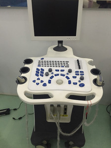 Mesin USG Medis 4D Harga Terjangkau, Mesin USG Diagnostik Doppler Warna dengan Troli, Medsinglong MSLTU04 untuk Rumah Sakit - Product Image 4