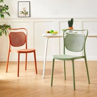 Chaise longue d'extérieur en métal personnalisable, couleurs au choix, design moderne et minimaliste, structure ajourée pour salles à manger domestiques