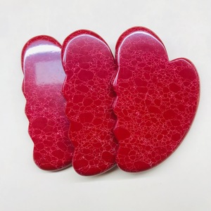 Outil de massage facial Gua Sha en pierre naturelle de turquoise rouge, jaspe rouge, ou jade rouge pour le visage - Product Image 6