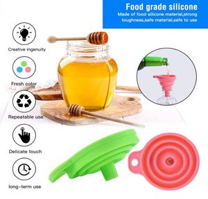 Collapsible <b>Silicone</b> Funnel Foldable Kitchen Gadget <b>Liquid</b> Oil Water Bottle Filling Transfer Funnel - Product Image 3