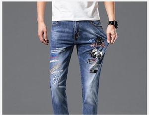 <span class=keywords><strong>2023</strong></span> High Street Fashion Style <span class=keywords><strong>Jeans</strong></span> pour hommes, <span class=keywords><strong>Jeans</strong></span> de styliste personnel imprimé surdimensionné <span class=keywords><strong>Jeans</strong></span> pour hommes Skinny Hip Hop <span class=keywords><strong>Jeans</strong></span> brodés - Product Image 3