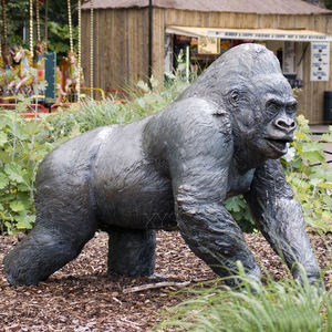 Estatua de gorila de bronce para jardín al aire libre de tamaño real, escultura de Animal de pie, artesanía de Metal duradera y llamativa - Product Image 6