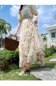<span class=keywords><strong>Jupe</strong></span> longue maxi <span class=keywords><strong>beige</strong></span> pour femme, brodée de fleurs, <span class=keywords><strong>en</strong></span> <span class=keywords><strong>tulle</strong></span> léger, taille haute, style décontracté bohème et cottagecore, fluide, coupe trapèze - Product Image 3