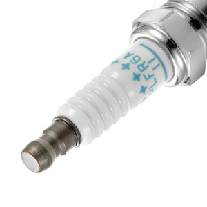 หัวเทียน NGK Laser Platinum รุ่น PLFR6A-11 7654 แพ็ค 4 ชิ้น อะไหล่จุดระเบิดประสิทธิภาพสูงสำหรับการบำรุงรักษาเครื่องยนต์ยานยนต์ - Product Image 2