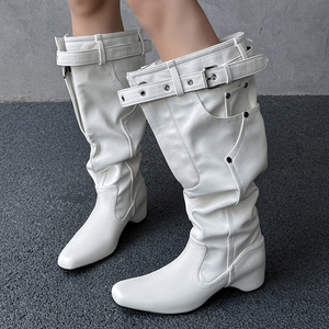 Bottes longues pour femme, personnalisées, d'hiver, style western, à coupe ample et plissée, avec talons compensés hauts, boucles de ceinture sur le dessus et effet baggy - Product Image 3