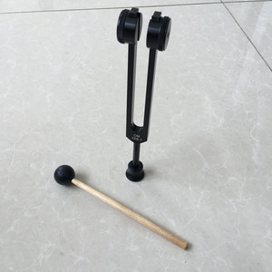 ส้อมเสียงอะลูมิเนียมอัลลอยด์ OM พร้อมฐานนวด สีดำ รุ่น 136.1 - Product Image 3