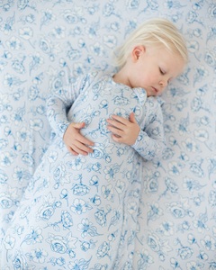 Set Pigiama Coordinato Mamma e Figlia in Fibra di Bambù 100%, Stampa Floreale Blu, Maniche Lunghe con Bottoni per <span class=keywords><strong>Madre</strong></span> e Bambina - Product Image 2