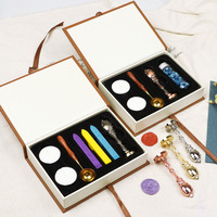 Kit de sceau de cire personnalisable en laiton multicolore avec lettres, logo gravé, options multi-tailles pour enveloppes de mariage - Vente en gros