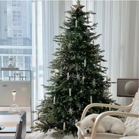 Künstlicher Weihnachtsbaum Realistische Kiefernnadeln Faltbarer Metallständer Innen- und Außenbereich Feiertagsdekoration Wohnzimmer