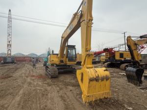 รถขุดไฮดรอลิก Komatsu PC220-8 น้ำหนัก 22600 กก. พร้อมเกียร์และมอเตอร์ รุ่นปี 2022 ประสิทธิภาพยอดเยี่ยม แบรนด์ญี่ปุ่น ขาย - Product Image 2