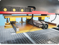 Modèles dédiés 1325-TK Linear ATC CNC Route avec caméra CCD et outil oscillant pour matériaux flexibles