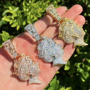 Collier Hip-Hop sur mesure sur demande, style Reine Britannique, en cuivre véritable plaqué, avec zircone cubique, bijoux haut <span class=keywords><strong>de</strong></span> gamme - Product Image 1