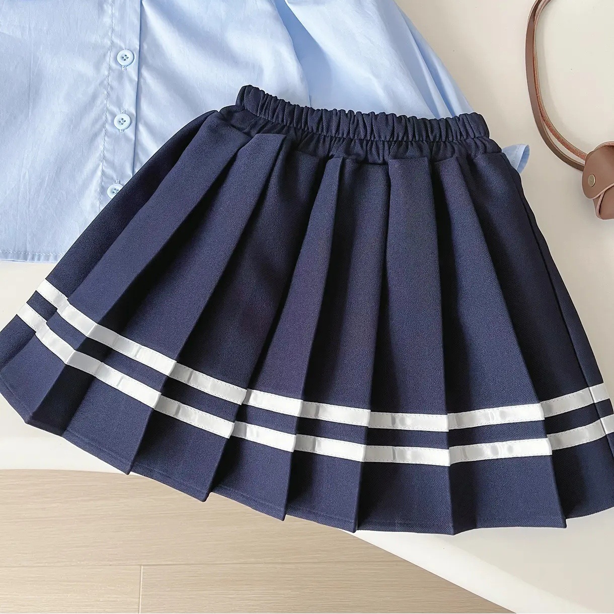 pleated skirt
