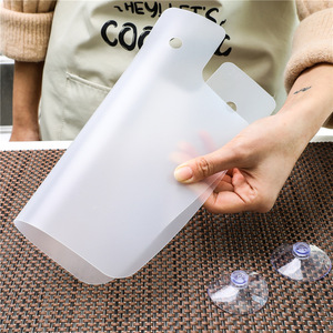 Kitchen sink splash guard, <b>kitchenware</b>, household plastic anti-splash partition, dishwashing and vegetable washing suction cup, - Product Image 3