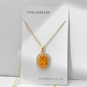 Collar con Colgante de Circonita Cúbica Grande y Hermosa de FOXI JEWELRY, Chapado en Oro Amarillo - Product Image 2