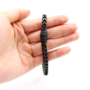 Bracelet en acier titane rétro à motif de moto de style européen américain, fermoir magnétique, bijoux unisexes, cadeau - Product Image 4