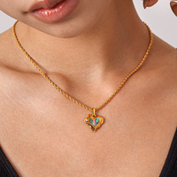Collier Cœur Coquillage Style Océan KITI, Bijou Anti-ternissement, Pendentif en Acier Inoxydable Plaqué Or 18K