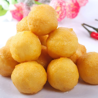 Boulettes de poisson naturelles, choix sain, juteuses et tendres, boulettes de poisson surgelées en boîte pour restaurant, supermarché, nourriture instantanée